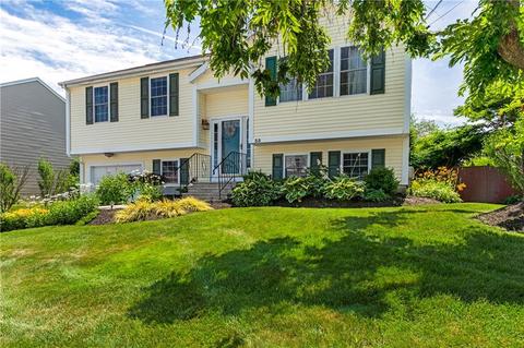33 Baxter St, Woonsocket, RI 02895 photo 2