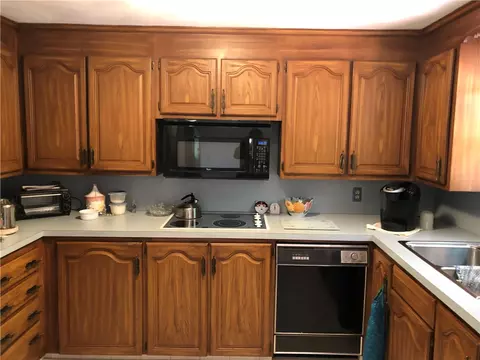 2 Gilbert St, Warwick, RI 02886 photo 7