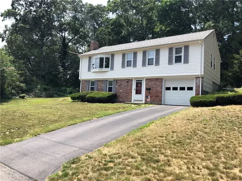 2 Gilbert St, Warwick, RI 02886 photo 2