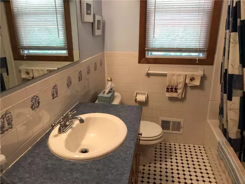 2 Gilbert St, Warwick, RI 02886 photo 13