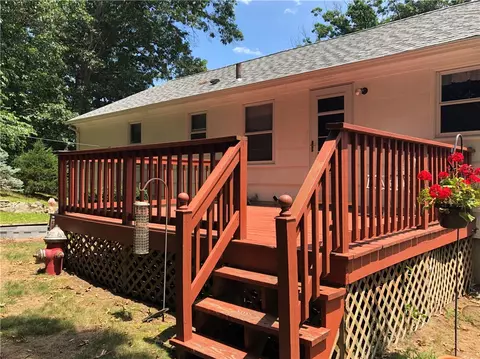 2 Gilbert St, Warwick, RI 02886 photo 4