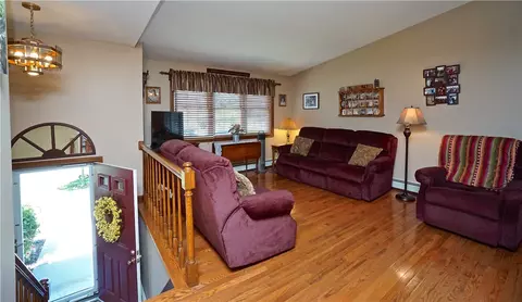34 Ocean Ave, Warwick, RI 02889 photo 5