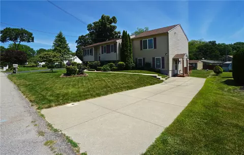 34 Ocean Ave, Warwick, RI 02889 photo 2