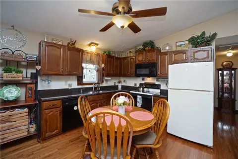 34 Ocean Ave, Warwick, RI 02889 photo 8