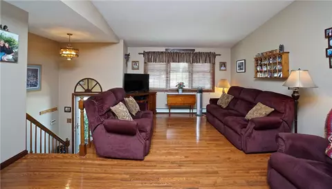34 Ocean Ave, Warwick, RI 02889 photo 6