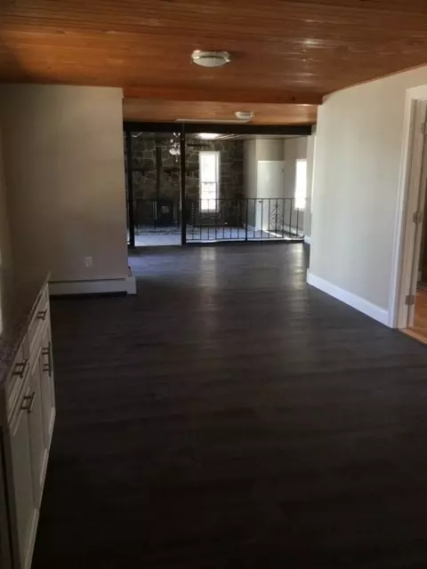 1069 Reynolds Rd, Glocester, RI 02814 photo 6
