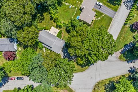 42 Stubtoe Dr, Warwick, RI 02886 photo 2
