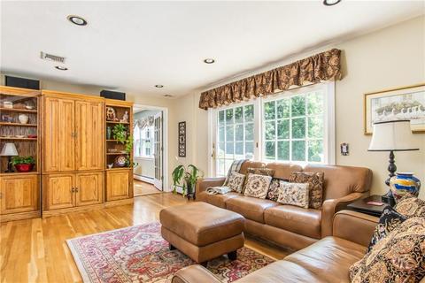 42 Stubtoe Dr, Warwick, RI 02886 photo 8