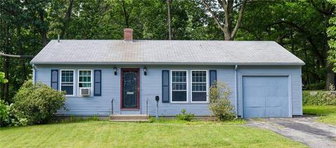 23 Pine Crest Dr, Woonsocket, RI 02895 photo 2