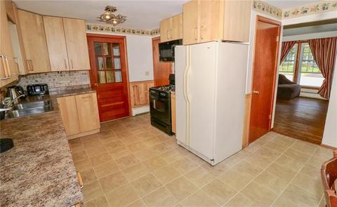23 Pine Crest Dr, Woonsocket, RI 02895 photo 13