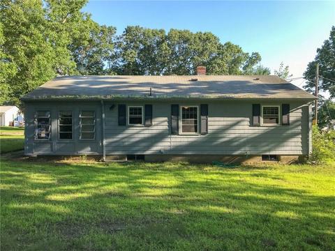 23 Pine Crest Dr, Woonsocket, RI 02895 photo 4