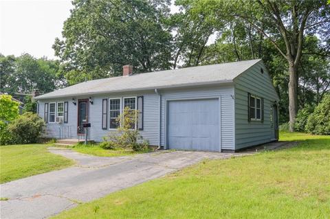 23 Pine Crest Dr, Woonsocket, RI 02895 photo 3