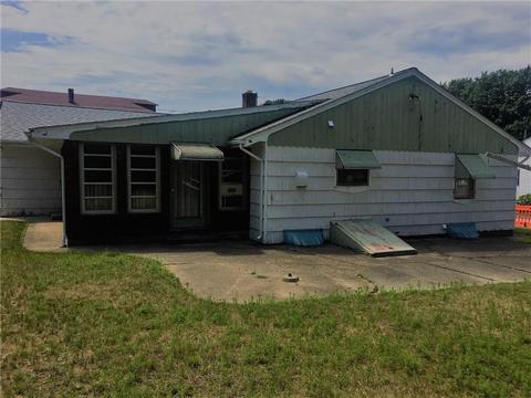 106 Cranston St, Woonsocket, RI 02895 photo 3