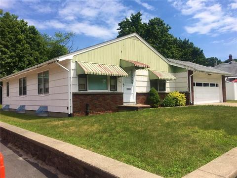 106 Cranston St, Woonsocket, RI 02895 photo 2