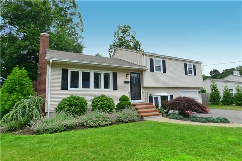 42 Tomahawk Ct, Warwick, RI 02886 photo 1