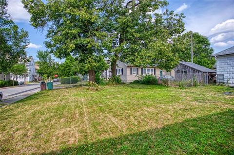 195 Cato St, Woonsocket, RI 02895 photo 9