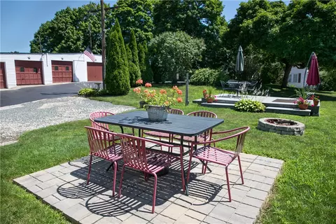 350 Willow St, Woonsocket, RI 02895 photo 4