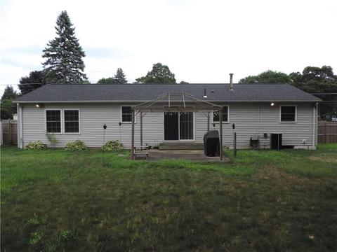 584 Walnut Hill Rd, Woonsocket, RI 02895 photo 2