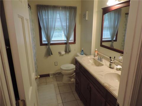 584 Walnut Hill Rd, Woonsocket, RI 02895 photo 9