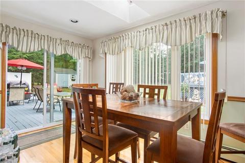 4 Dutchess Dr, Cranston, RI 02920 photo 9