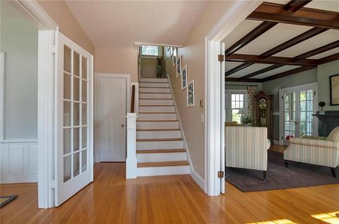 29 Spruce St, Westerly, RI 02891 photo 3