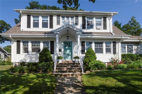 29 Spruce St, Westerly, RI 02891 photo 1