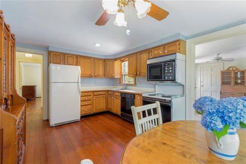 148 Beach St, Westerly, RI 02891 photo 9