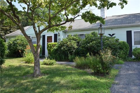 154 Wethersfield Dr, Warwick, RI 02886 photo 2