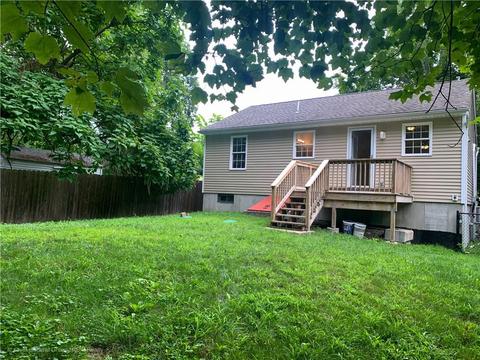 25 Bourne St, Warwick, RI 02889 photo 2