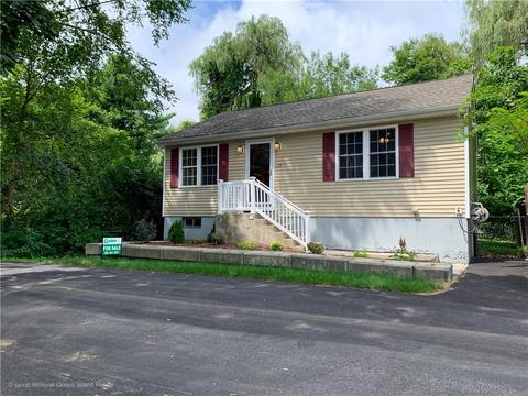 25 Bourne St, Warwick, RI 02889 photo 1