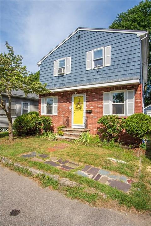 87 Ridgeway Ave, Warwick, RI 02889 photo 2