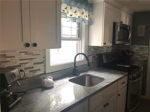 10 Westbrook Rd, Warwick, RI 02886 photo 9