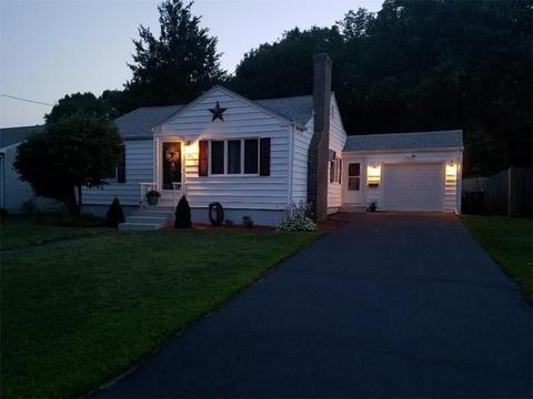 34 Macarthur Rd, Woonsocket, RI 02895 photo 3