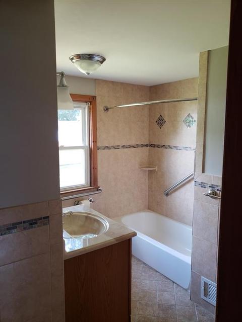 45 Carnation Dr, Warwick, RI 02886 photo 9
