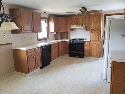45 Carnation Dr, Warwick, RI 02886 photo 3