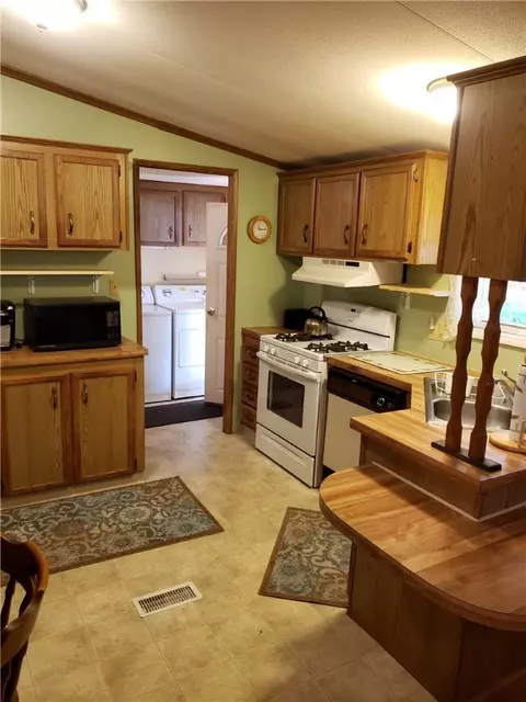 5 Lear Dr, Coventry, RI 02816 photo 2