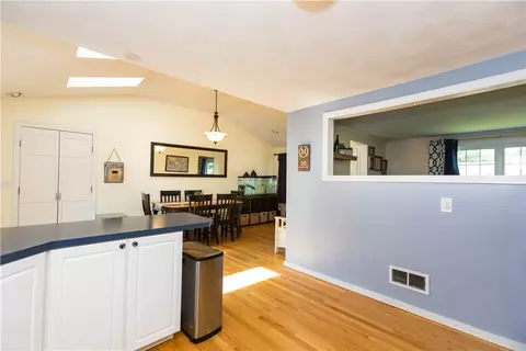 28 Grotto Ave, Warwick, RI 02888 photo 8