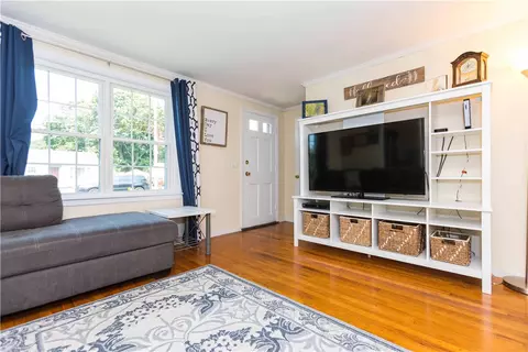 28 Grotto Ave, Warwick, RI 02888 photo 4