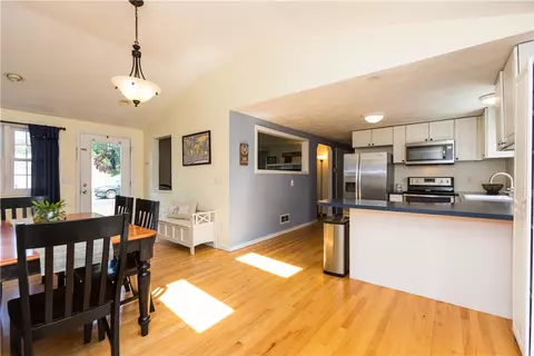 28 Grotto Ave, Warwick, RI 02888 photo 9