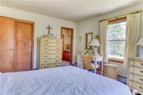 17 Baldwin Rd, Middletown, RI 02842 photo 12