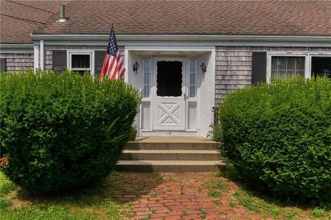 17 Baldwin Rd, Middletown, RI 02842 photo 2