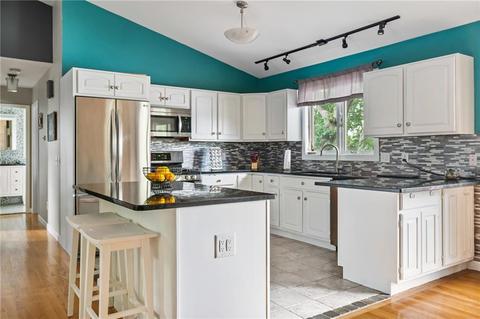 79 Glen Dr, Warwick, RI 02889 photo 11