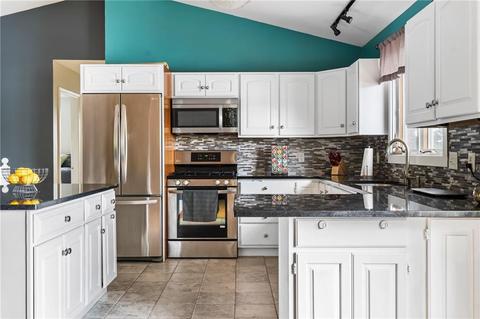 79 Glen Dr, Warwick, RI 02889 photo 9