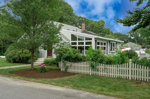 30 Brownlee Blvd, Warwick, RI 02886 photo 5