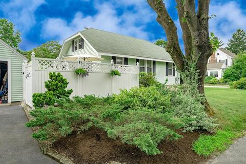 30 Brownlee Blvd, Warwick, RI 02886 photo 3