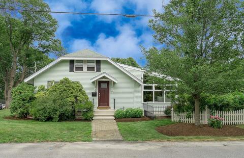 30 Brownlee Blvd, Warwick, RI 02886 photo 1