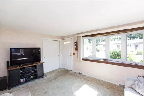 16 Vera Rd, Coventry, RI 02816 photo 11