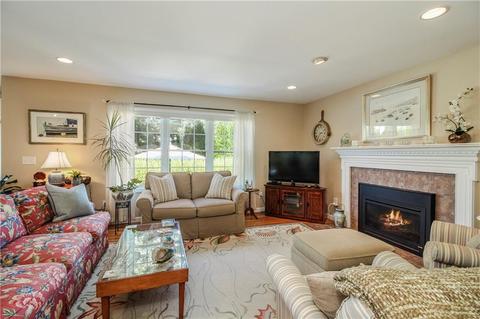 31 Piezzo Dr, Westerly, RI 02891 photo 6