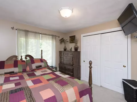 67 Vanstone Ave, Warwick, RI 02889 photo 11