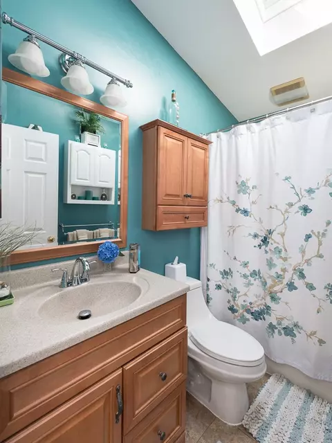 67 Vanstone Ave, Warwick, RI 02889 photo 9